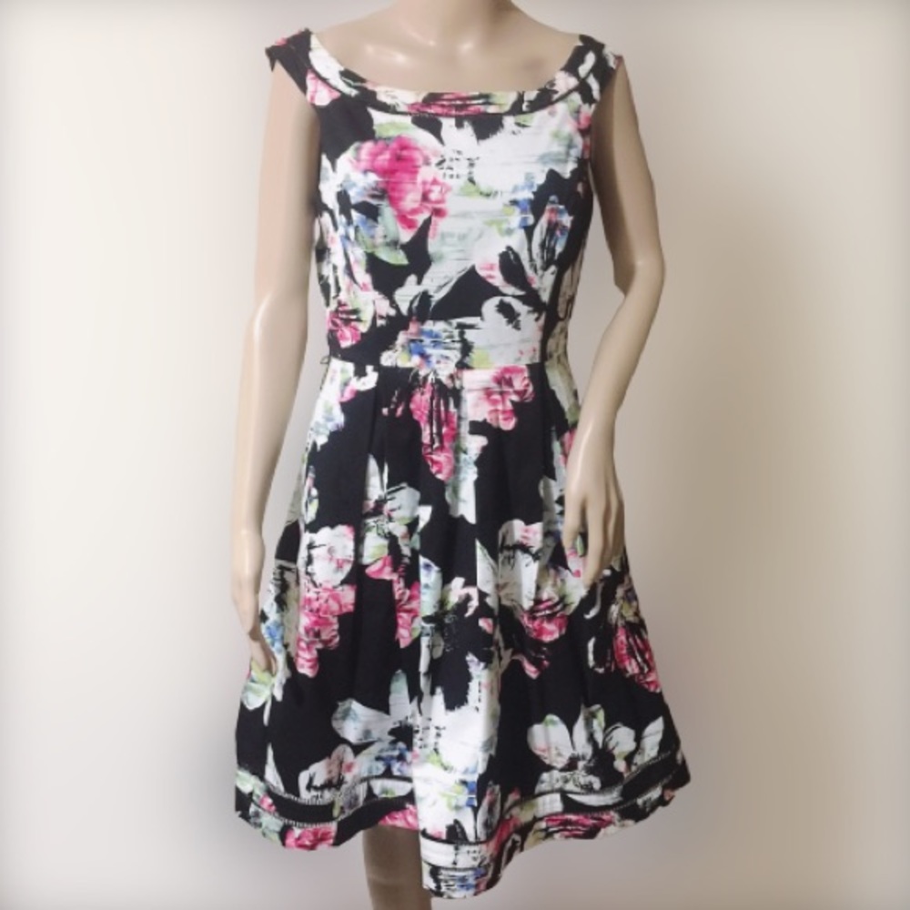 Pretty white house black market dress !!!